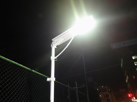 All In One 60W DC12V 160lM/W Lithium Ion Solar Street Light